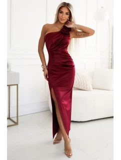 Dlouhé dámské saténové šaty ve vínové bordó barvě přes jedno s růžemi model 21290263 - numoco basic