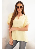 Dámská bavlněná oversize halenka s výstřihem do V a krajkou žlutá Dámská bavlněná oversize halenka s výstřihem do V a krajkou žlutá