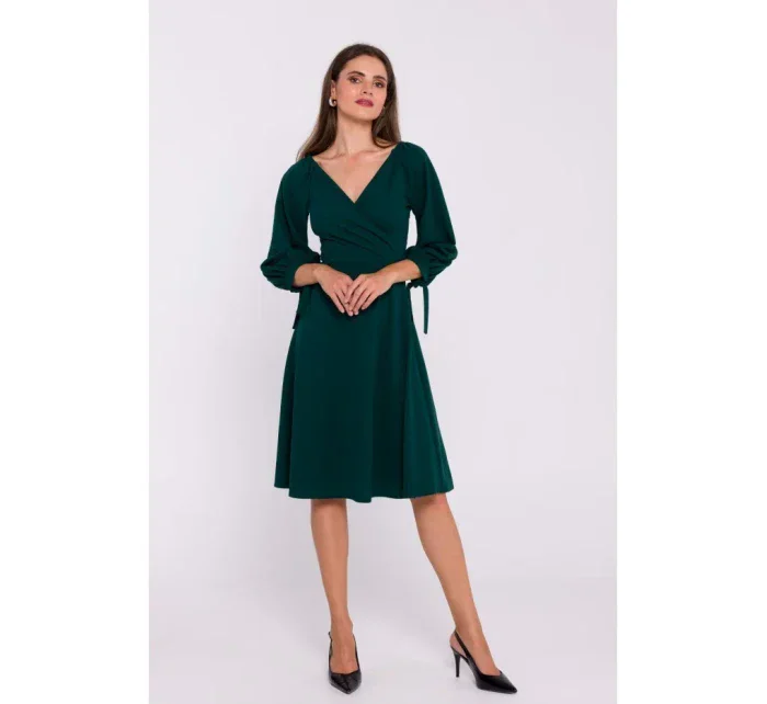 model 20531374 Šaty s rozšířenými rukávy zelené - STYLOVE