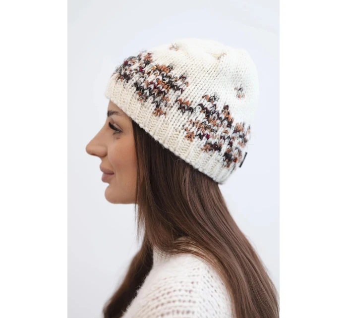 Dámska zimná čiapka s nórskym vzorom a silným úpletom K351 ecru+red Dámska zimná čiapka s nórskym vzorom a silným úpletom K351 ecru+red