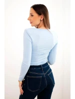 Dámska blúzka s výstrihom do V a dlhými rukávmi modrá