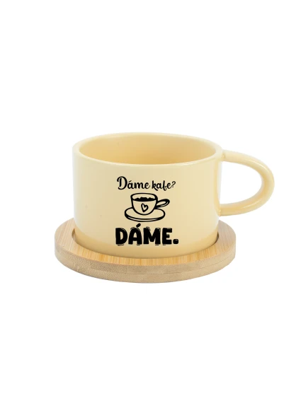 DÁME KAFE? DÁME. - žlutý hrníček makronka 200 ml