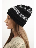 Dámska zimná čiapka so vzorom a vlnou K425 black Dámska zimná čiapka so vzorom a vlnou K425 black