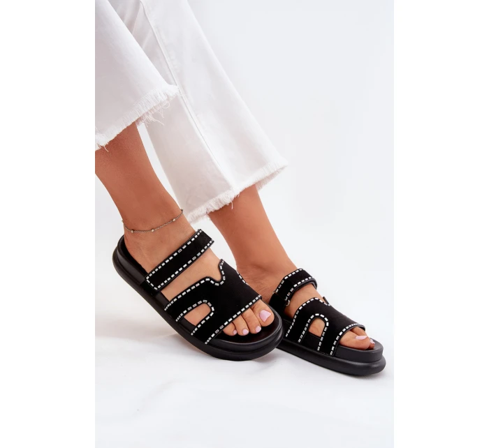 Klapki Damskie Ze Zdobieniem Na Platformie Czarne Delyna Klapki Damskie Ze Zdobieniem Na Platformie Czarne Delyna