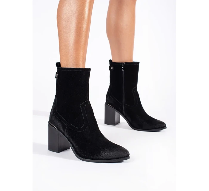 Stylové kotníčkové boty černé dámské na širokém podpatku Stylové kotníčkové boty černé dámské na širokém podpatku