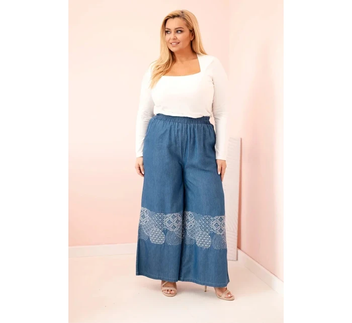 Dámské kalhoty Plus Size se širokými nohavicemi a model 21156793 výšivkou džínové - K-Fashion