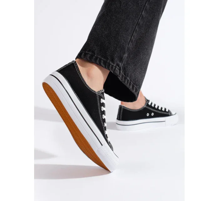 Praktické dámské černé tenisky bez podpatku Praktické dámské černé tenisky bez podpatku