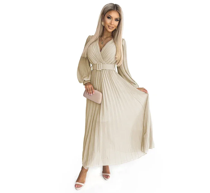 KLARA Béžové dámské plisované šaty s opaskem a výstřihem model 18462563 - numoco basic KLARA Béžové dámské plisované šaty s opaskem a výstřihem model 18462563 - numoco basic