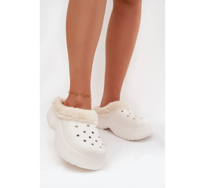 Dámske penové papuče zateplené kožušinou - biele Palvine Dámske penové papuče zateplené kožušinou - biele Palvine