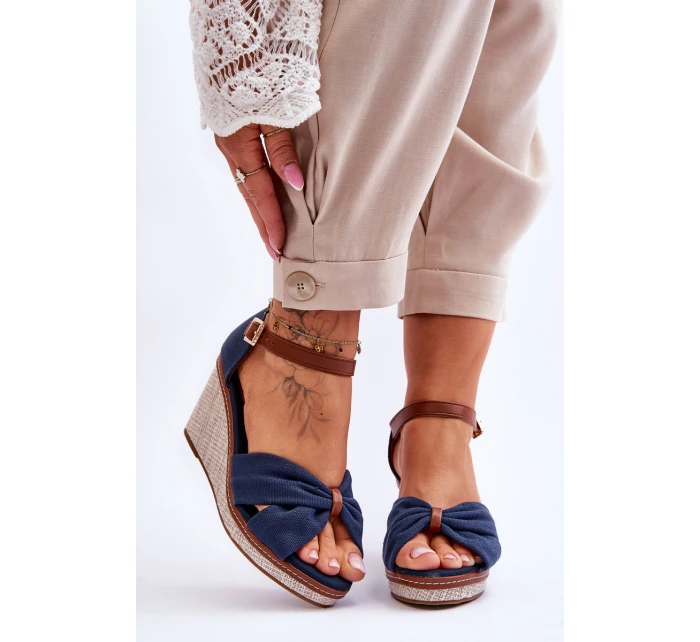 Dámské sandály na klínu námořnická modrá Daphne Dámské sandály na klínu námořnická modrá Daphne