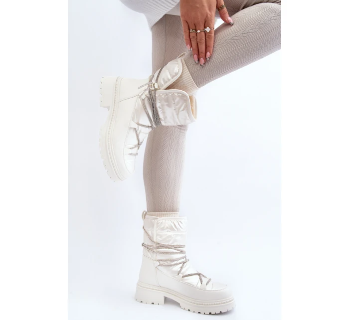 Dámské bílé zimní boty s ozdobným šněrováním model 21645231 - Boto