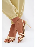 Sandále na podpätku model 227437 Vykročte štýlovo