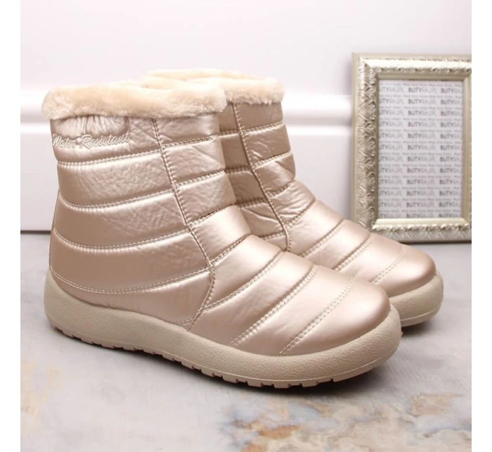 W béžové nepromokavé lakované sněhule model 20618264 - NEWS W béžové nepromokavé lakované sněhule model 20618264 - NEWS