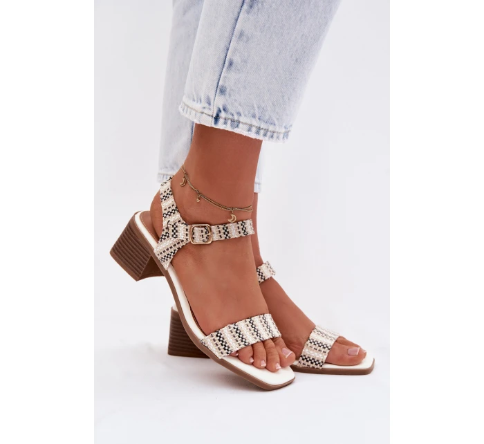 Dámské sandály na bílé model 21961051 - Boto