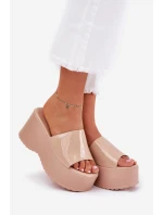 Lakierowane Klapki Damskie Na Platformie I Koturnie Beżowe Nellevia