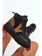 Kožené dámské kozačky na platformě vyhřívané model 21708041 Černé - VINCEZA Kožené dámské kozačky na platformě vyhřívané model 21708041 Černé - VINCEZA