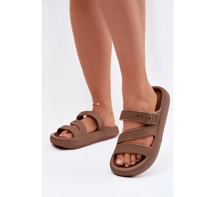 Pěnové dámské pantofle s pásky a sponou Big Star model 22100713 hnědé - Big Star Shoes