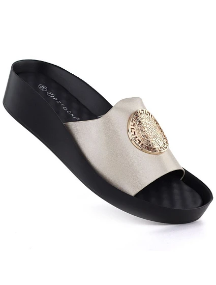 Dámské žabky na zlaté platformě model 22072433 - Potocki Dámské žabky na zlaté platformě model 22072433 - Potocki