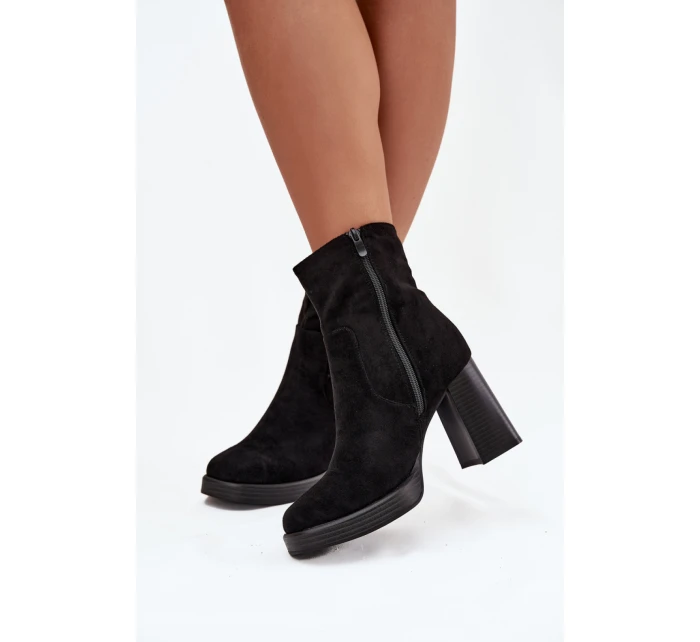 Topánky na podpätku model 220708 Krok vo veľkom štýle Topánky na podpätku model 220708 Krok vo veľkom štýle