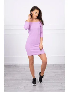 Pruhované vypasované šaty vo fialovej farbe