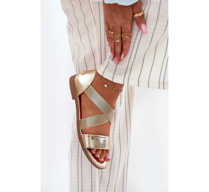 Dámské ploché sandály s pásky zlaté model 21696940 - EVENTO Dámské ploché sandály s pásky zlaté model 21696940 - EVENTO