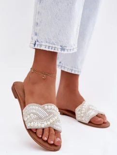 Zdobené pantofle na ploché podrážce stříbrné model 21997992 - Boto