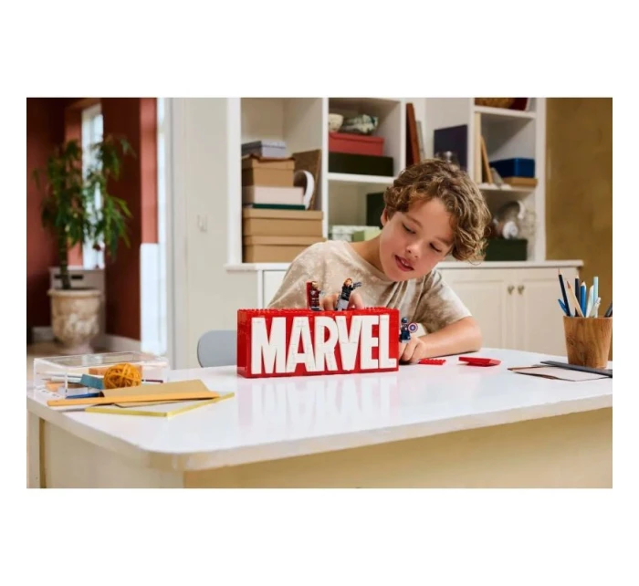 LEGO MARVEL SUPER HEROES 76313 Logo MARVEL s minifigúrkami