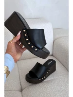 Dámské nazouváky na platformě se zlatými nýty Černé Arionne