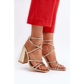 Sandále na podpätku model 193938 Krok vo veľkom štýle
