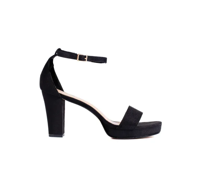 Pohodlné  sandály černé dámské na širokém podpatku