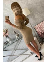 Přiléhavé šaty s výstřihem do V camel