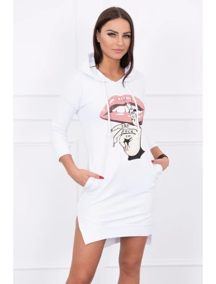 Šaty s dlhším chrbtom a farebnou potlačou bielej farby