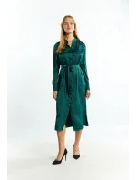 Dámské saténové šaty Bottle model 20243108 zelené - Monnari