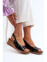 Dámské lakované sandály na platformě model 21657324 Černé - SERGIO LEONE