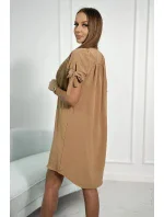Šaty s vázanými rukávy v kamelové barvě Šaty s vázanými rukávy v kamelové barvě