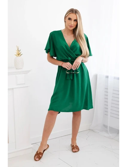 Šaty s model 22048727 výstřihem zelený - K-Fashion
