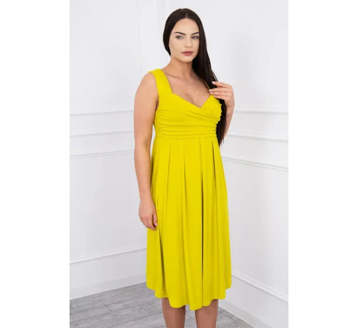 Šaty so širokými ramienkami