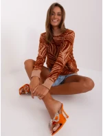 Sweter AT SW model 18895479 jasny brązowy - FPrice Sweter AT SW model 18895479 jasny brązowy - FPrice