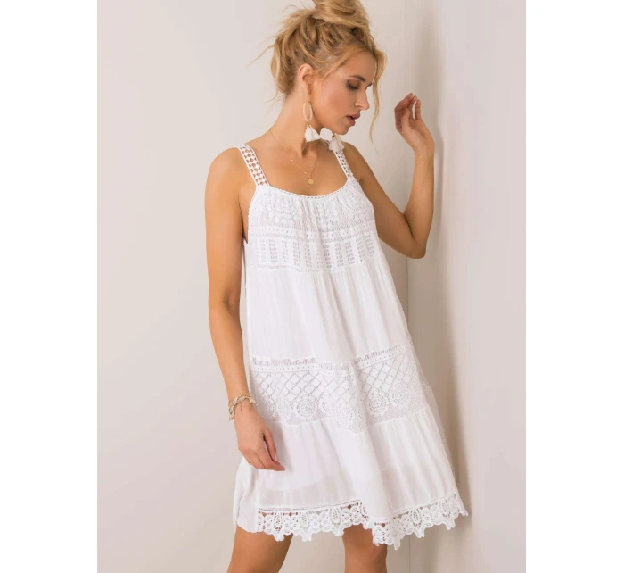 Šaty TW SK BI 81593.28 bielych