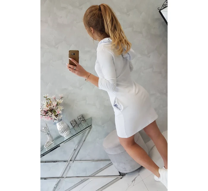 Šaty s kapucňou a vreckami biele Šaty s kapucňou a vreckami biele