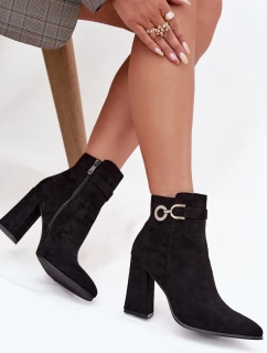 Dámska zateplená členková obuv z eko semišu na stĺpiku so zdobením - čierna Lymall