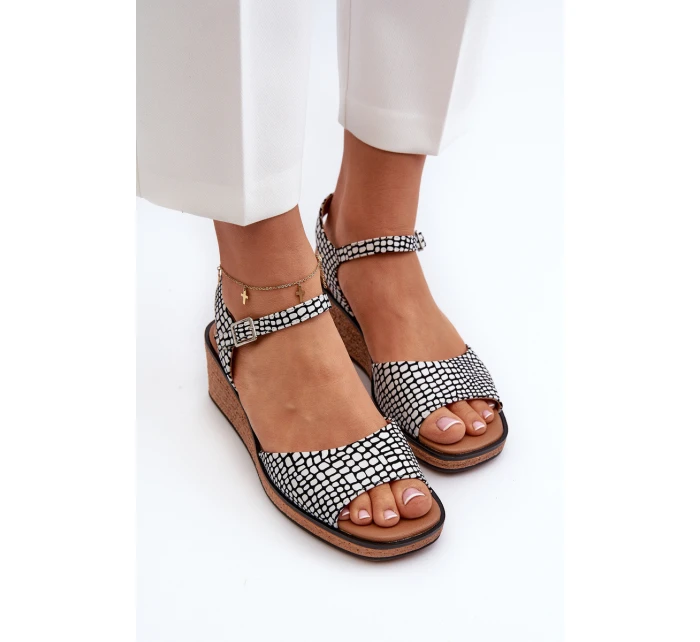 Dámské sandály Na Černobílé model 21657299 - SERGIO LEONE Dámské sandály Na Černobílé model 21657299 - SERGIO LEONE