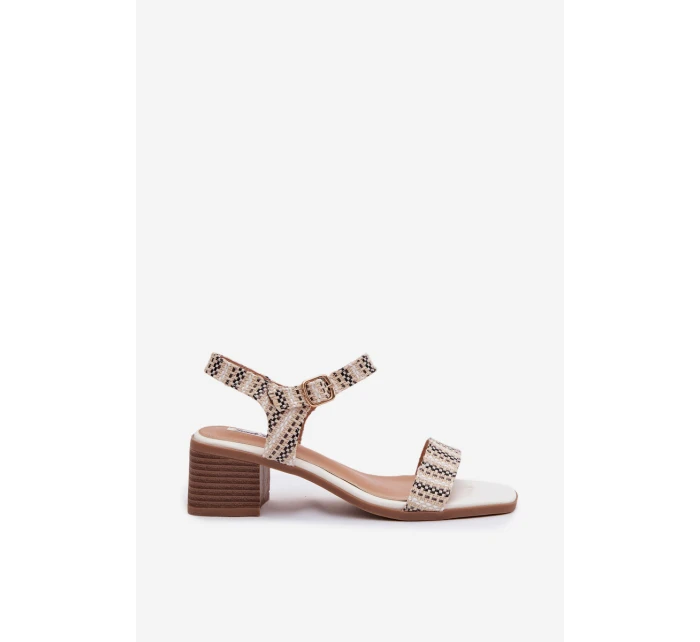 Dámské sandály na bílé model 21961051 - Boto