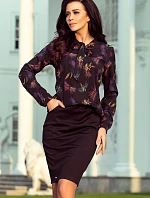 Dámska tmavo modrá blúzka s viazaním v prednej časti a so vzorom farebných vážok model 6356825