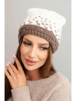 Dámska zimná vlnená čiapka s geometrickým vzorom K477 ecru + mocca Dámska zimná vlnená čiapka s geometrickým vzorom K477 ecru + mocca