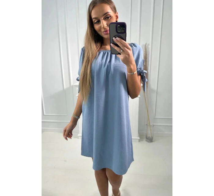 Šaty viazané na rukávoch svetlý denim Šaty viazané na rukávoch svetlý denim