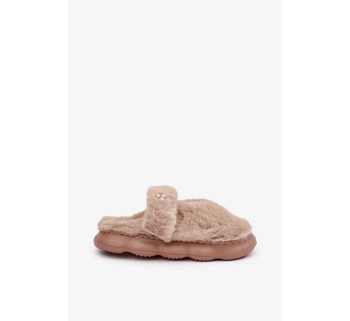 Papuče z umelej kožušiny s malou brošňou Dark Beige Primaria