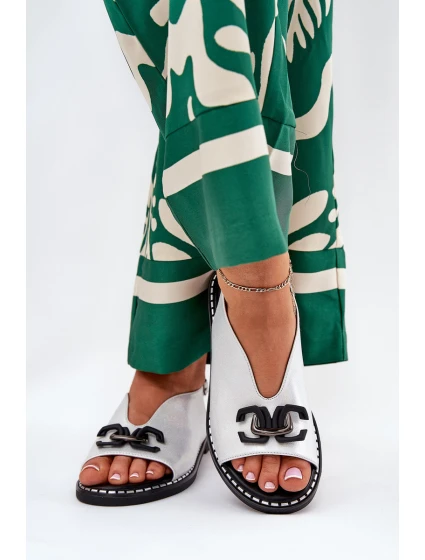 Sandały Na Płaskim Obcasie Z Ozdobą Eko Skóra Srebrne Tillireta Sandały Na Płaskim Obcasie Z Ozdobą Eko Skóra Srebrne Tillireta