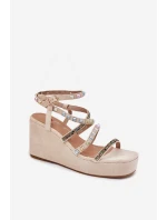 Sandały Damskie Na Koturnie Ze Zdobieniem Na Paskach Beżowe Lunara Sandały Damskie Na Koturnie Ze Zdobieniem Na Paskach Beżowe Lunara