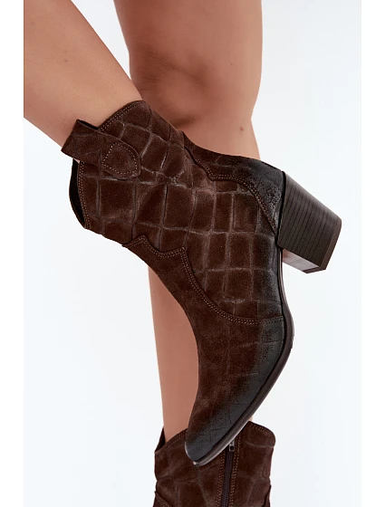 Kožené semišové boty kovbojky s Hnědé model 22404467 - Zazoo Kožené semišové boty kovbojky s Hnědé model 22404467 - Zazoo